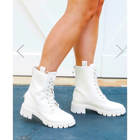 NEW! Ivory Vegan Leather Combat Boots! Size 38 - Picture 7 of 7